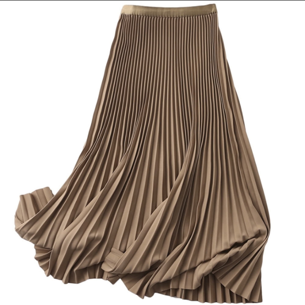 Pleated skirt